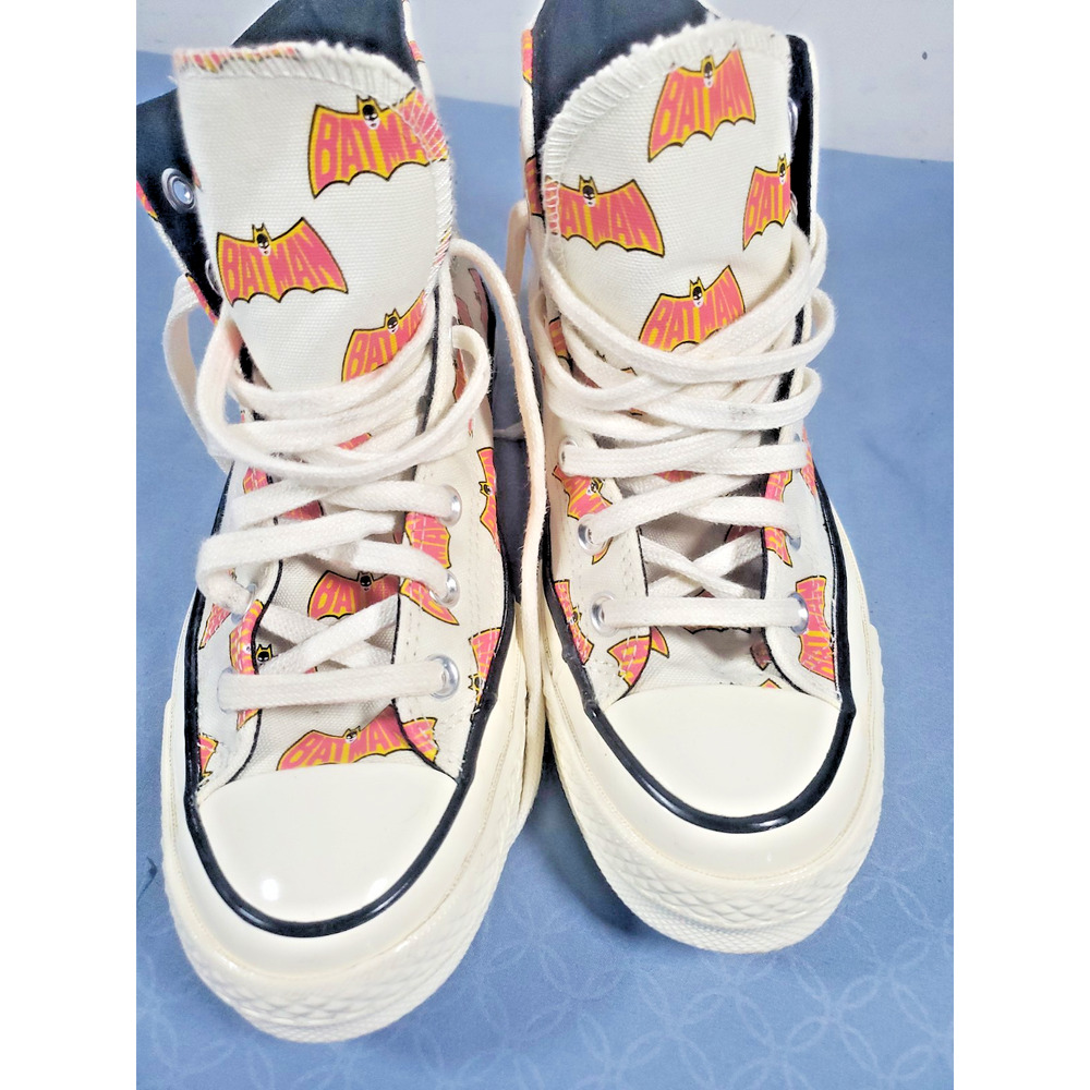 Converse Chuck 70 Hi Batman 80th Anniversary White Pink 167318C DC Womesn 7 - Picture 2 of 16